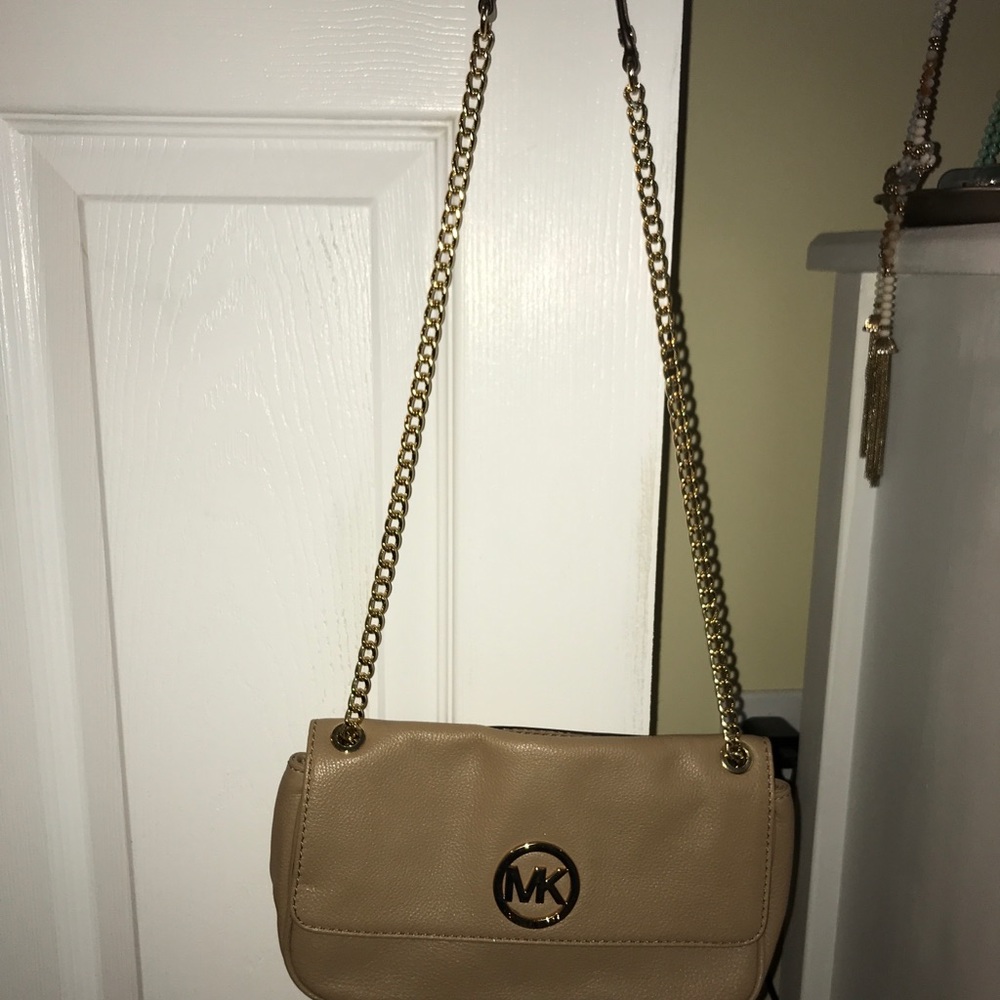 Michael Kors tan shoulder bag!!